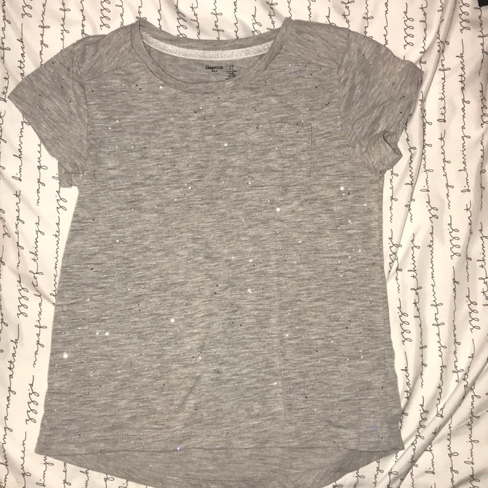 Gap Kids Size S 6-7 gray glitter pocket tee